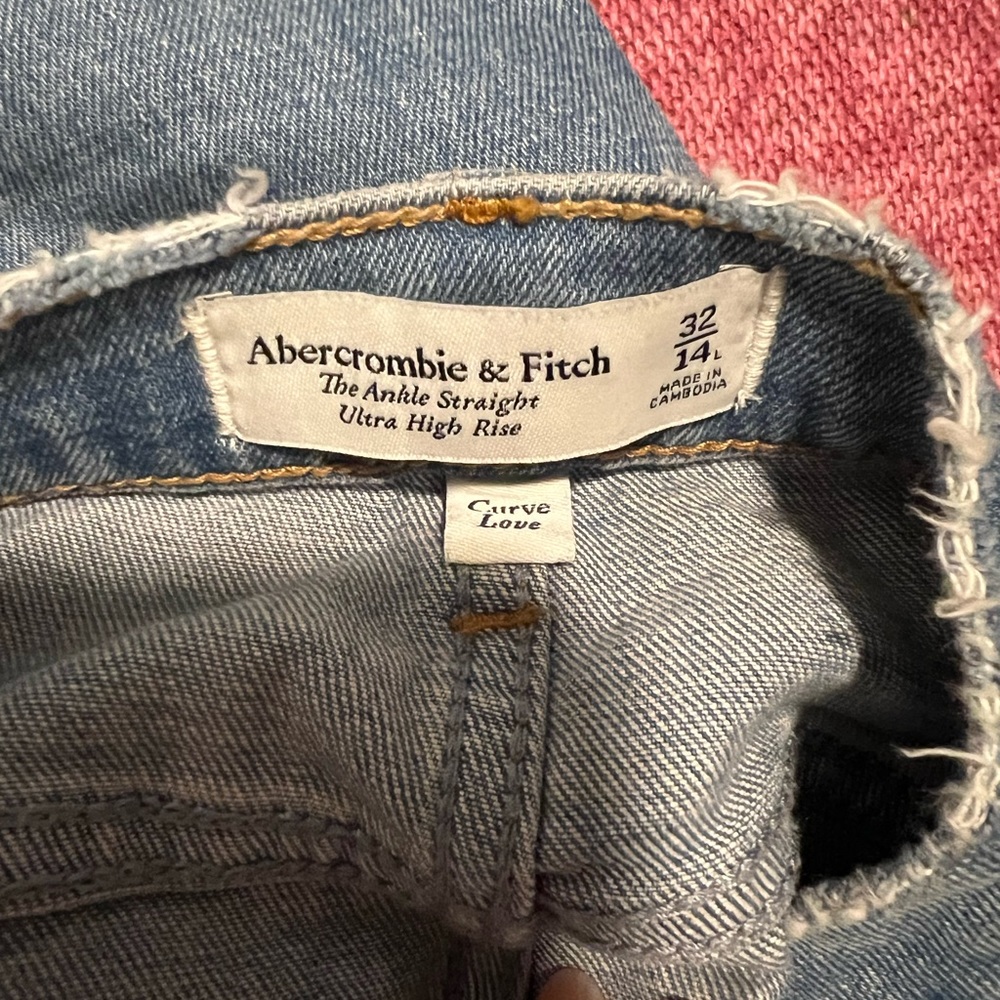 Abercrombie Curve Love “The Ankle Straight Ultra High Rise” jeans. Size …